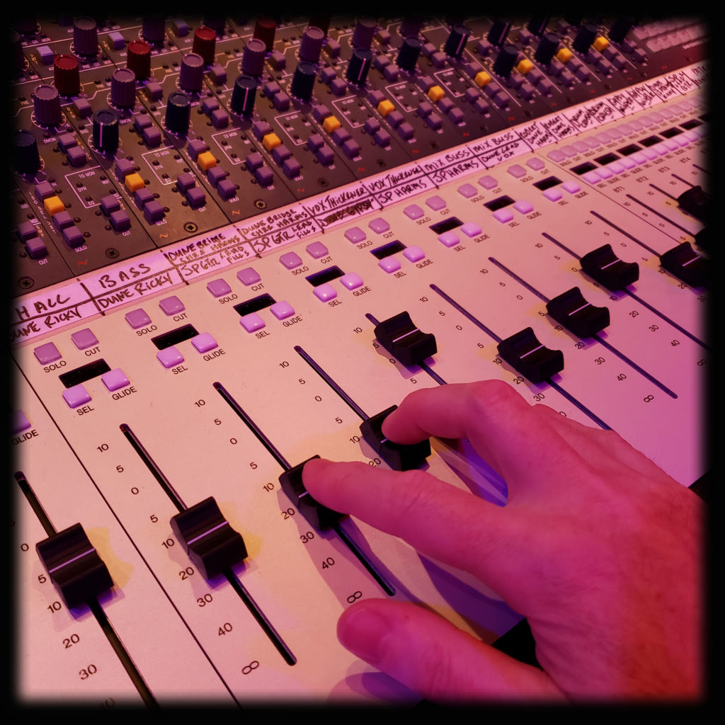 DuneTunes Recording Mixing Console