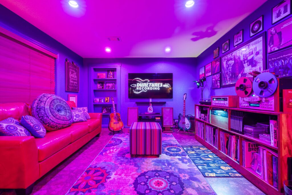 The DuneTunes Lounge.